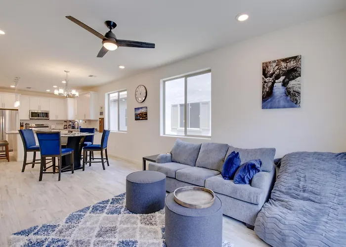 1 Mi To Intel Campus! Townhome W/ Pools *