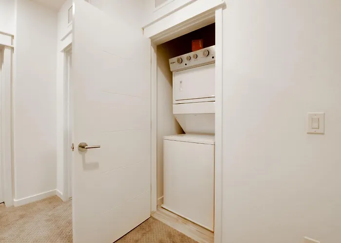 1 Mi To Intel Campus! Townhome W/ Pools Сasa de vacaciones *
