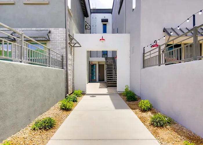1 Mi To Intel Campus! Townhome W/ Pools Сasa de vacaciones *