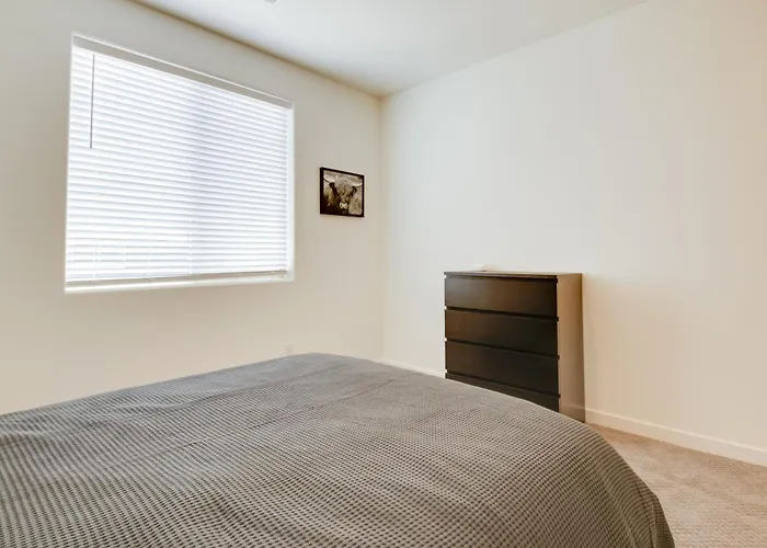 1 Mi To Intel Campus! Townhome W/ Pools Сasa de vacaciones Chandler