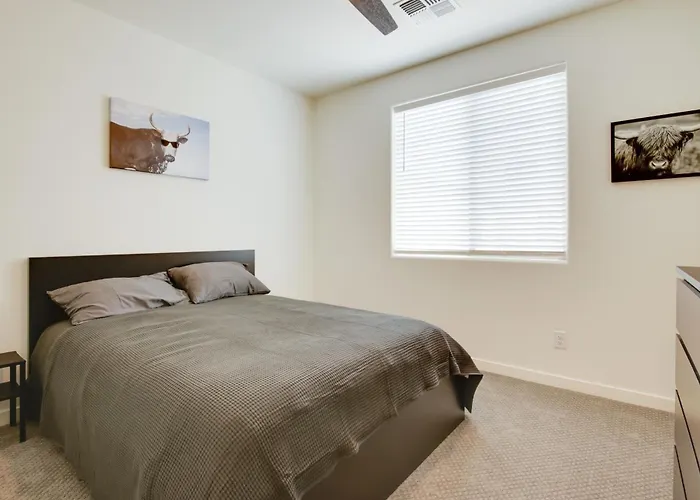 1 Mi To Intel Campus! Townhome W/ Pools