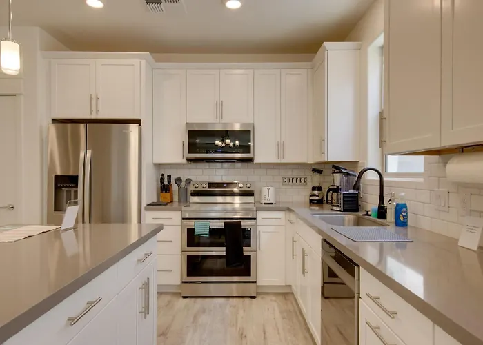 1 Mi To Intel Campus! Townhome W/ Pools Chandler