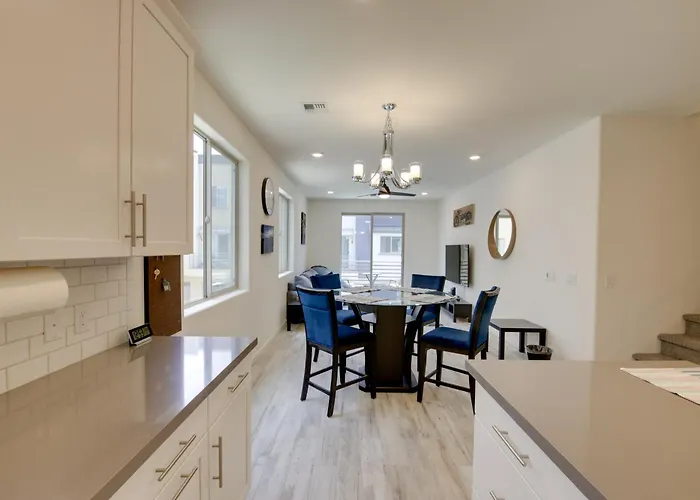 1 Mi To Intel Campus! Townhome W/ Pools